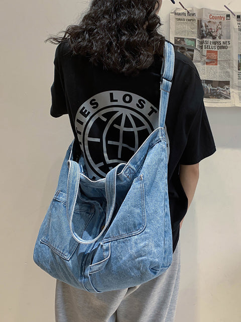 Borsa a tracolla da donna vintage in denim tinta unita. Borsa a tracolla